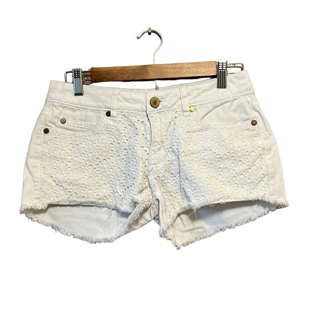 Romeo & Juliet Couture White Lace Embroidered Frayed Hem Denim Shorts